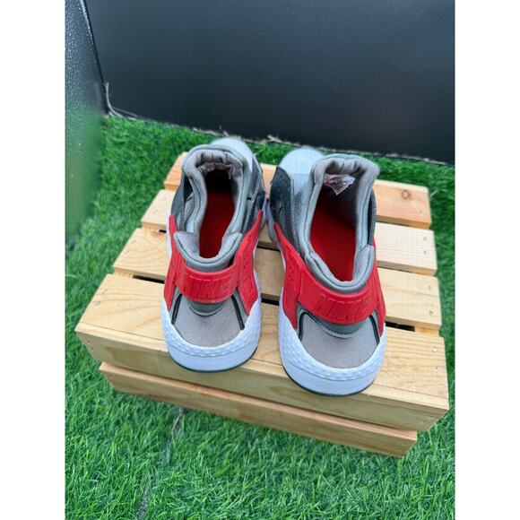 Nike Huarache - Grey/Red- Size 6Y - Picture 7 of 11
